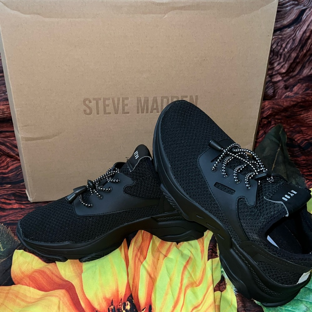 New Steve Madden sneakers